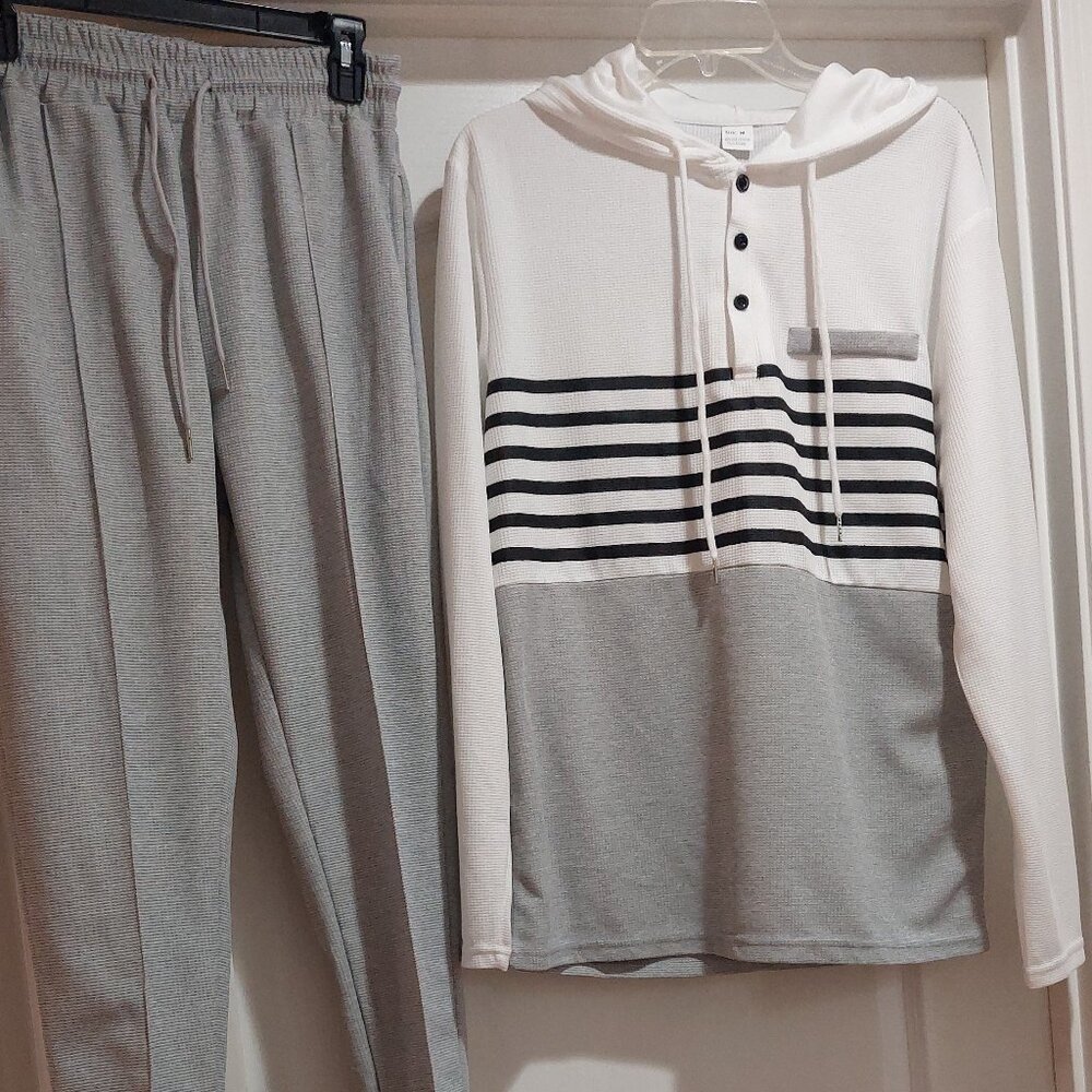 Gray and White Men's Two-Piece Casual Outdoor Pants Set Sz M